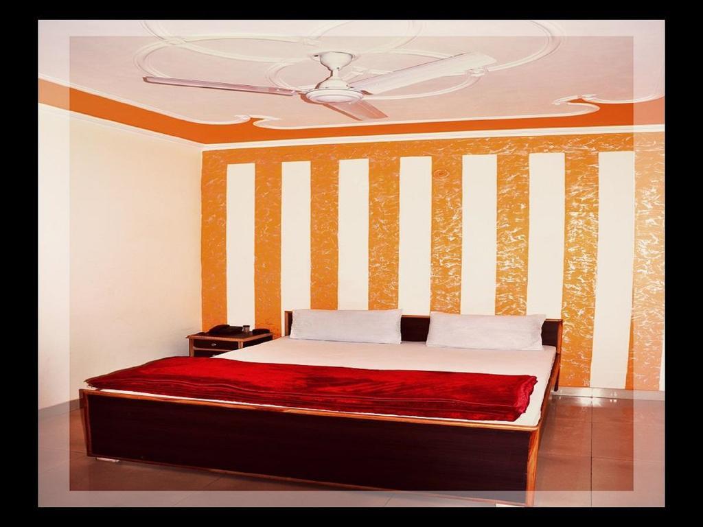 Accent Hotel Greater Noida Exterior photo